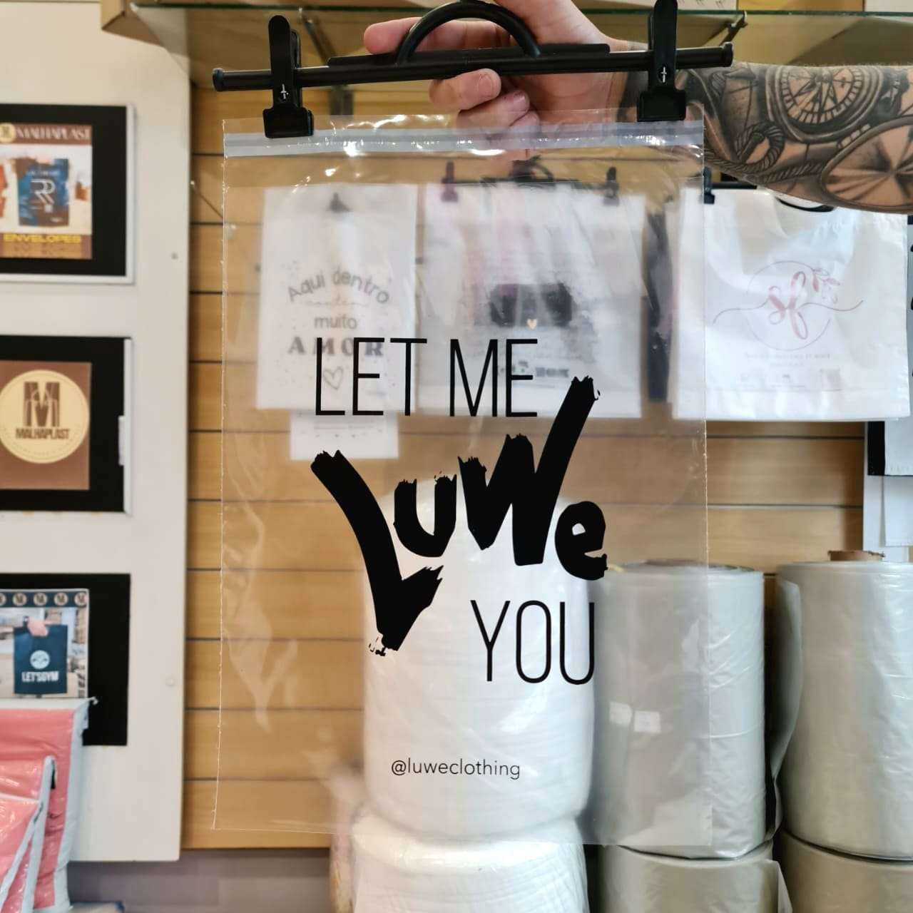 Saquinho adesivado personalizado Malhaplast