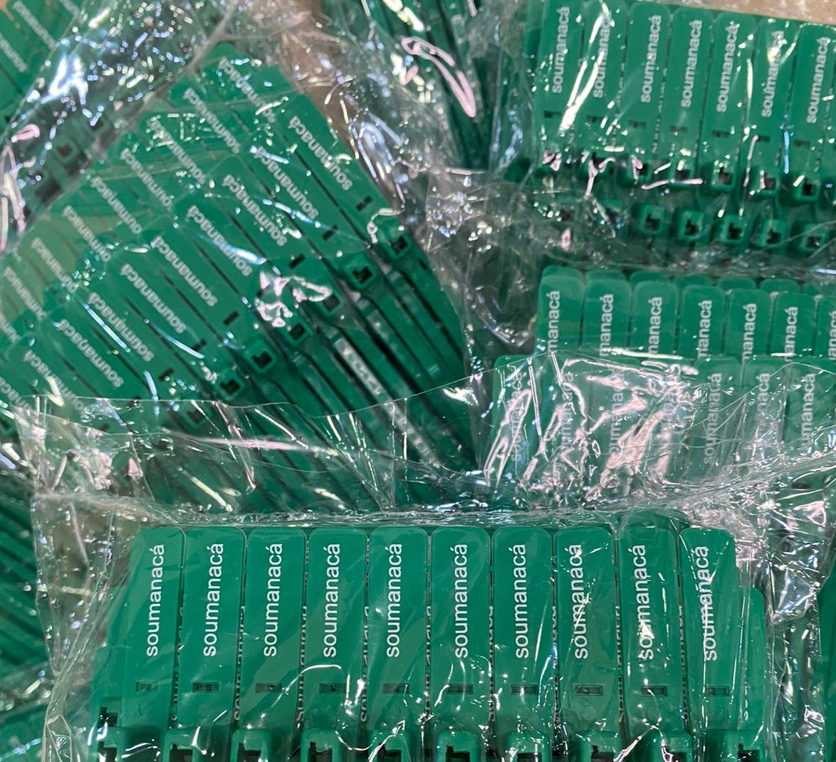 Lacres para identificação controle e segurança empresarial